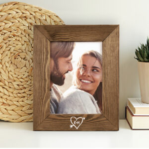 Cornice in Legno Personalizzata con Iniziali dentro Cuore Trafitto - Idea  Regalo Amore, Anniversario, San Valentino