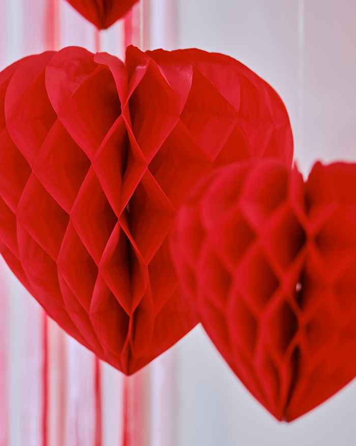 Decorazione a Nido d'Ape a Forma di Cuore in Carta Rossa - Idea Decorazione  Originale per San Valentino