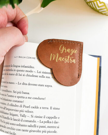 segnalibro-cuoio-personalizzato-regalo-maestra