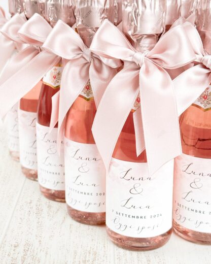 bomboniera-personalizzata-rose-vino-matrimonio