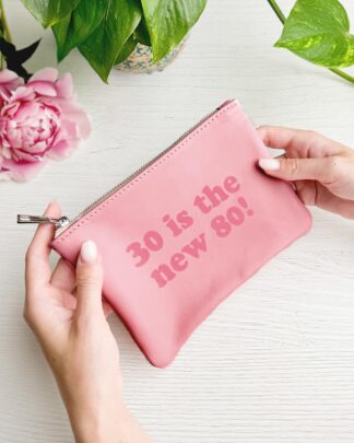 pochette-personalizzata-frase-regalo-amica-cuoio