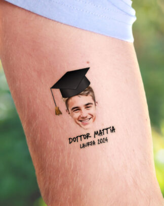 tatuaggio-personalizzato-foto-ragazzo-festa-laurea