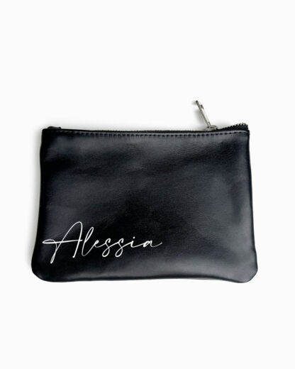 pochette-nera-pelle-scritta-nome-personalizzato